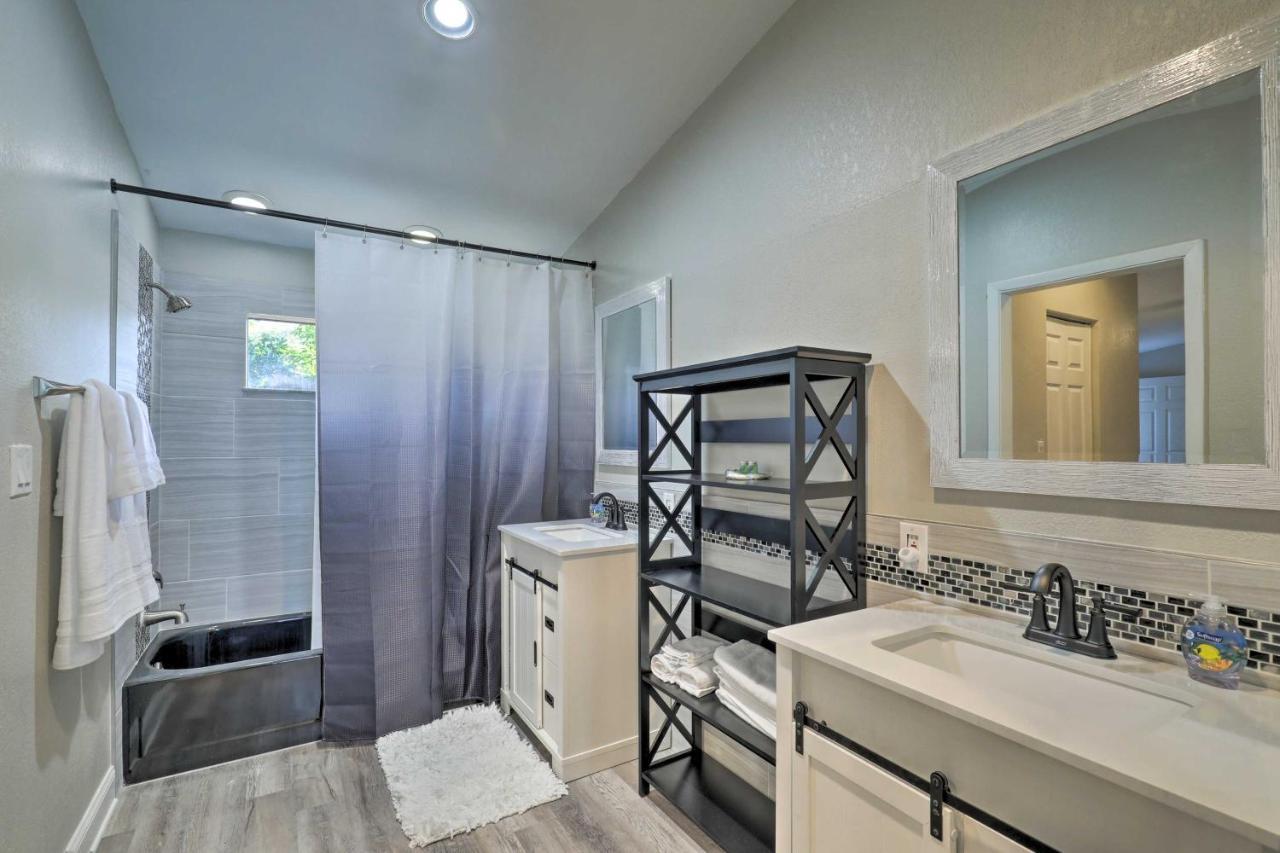 Near Beaches And Dining Palm Harbor Gem With Pool Exterior foto