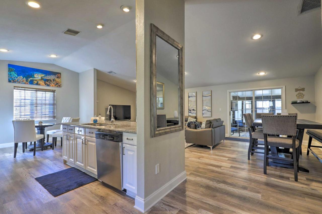 Near Beaches And Dining Palm Harbor Gem With Pool Exterior foto